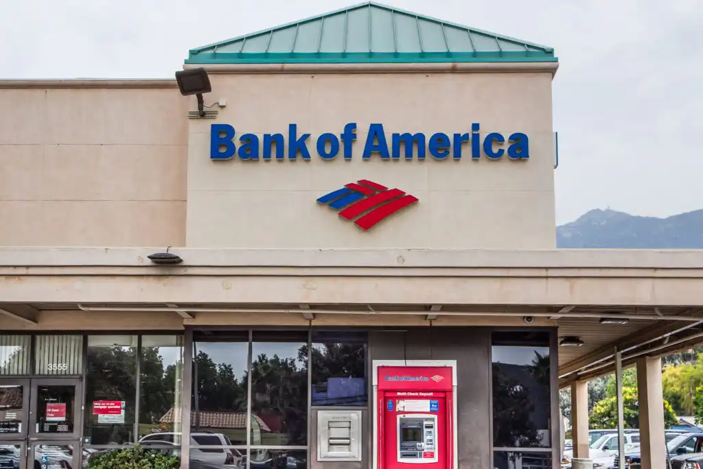 4 Tips on When It’s Time to Open a New Bank Account