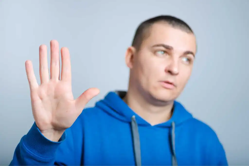 5 Ways to Say No to Friends and Stay Within Your Budget