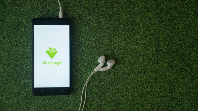 Duolingo App Headphones Grass