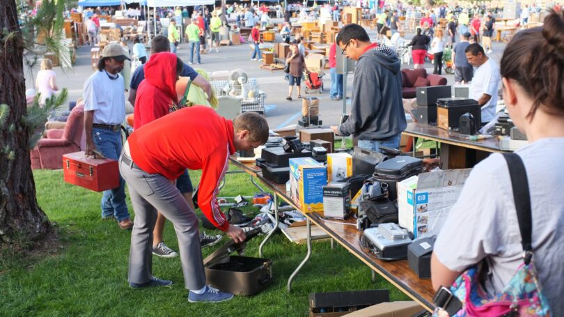 Hold Joint Garage Sale – Money Crashers Hold Joint Garage Sale