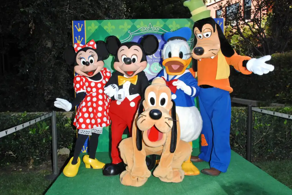 5 Ways to Save at Disneyland and Walt Disney World Theme Parks