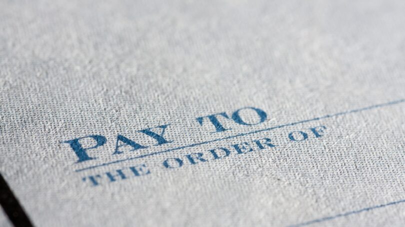 Como se proteger usando cheques em papel