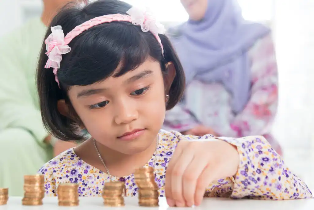 8 Habits to Avoid When Teaching Kids Financial Responsibility