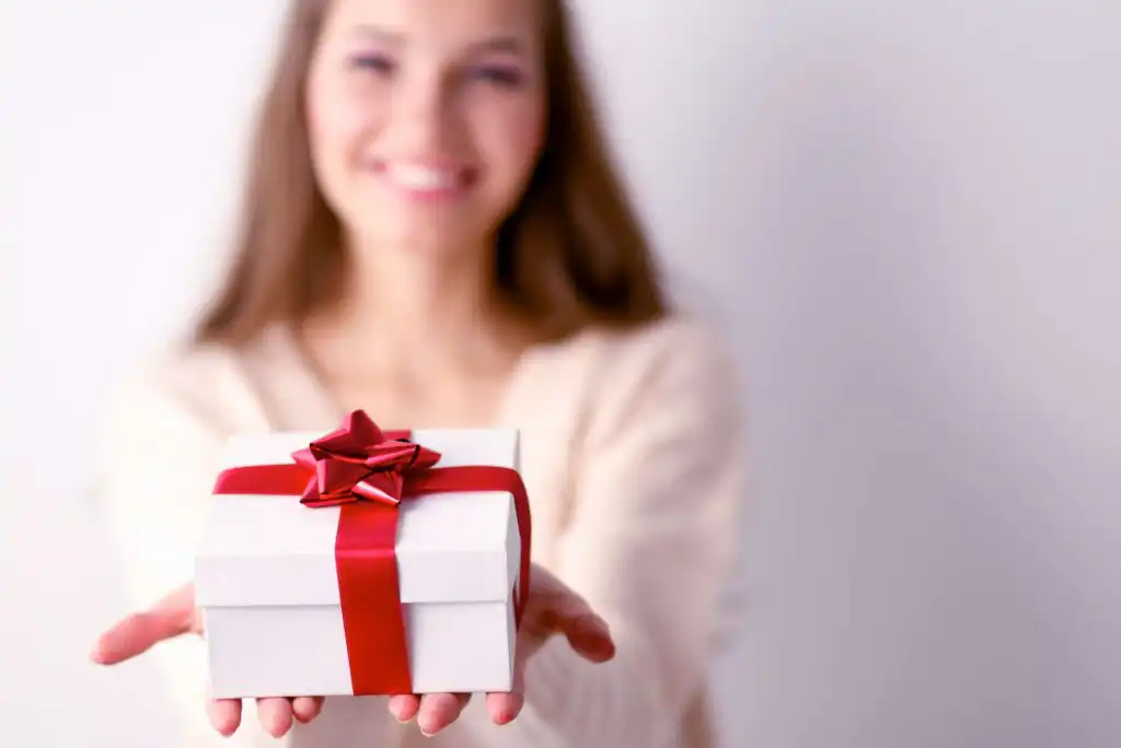 What to Do With Unwanted Holiday Gifts – How to Return, Exchange & Regift