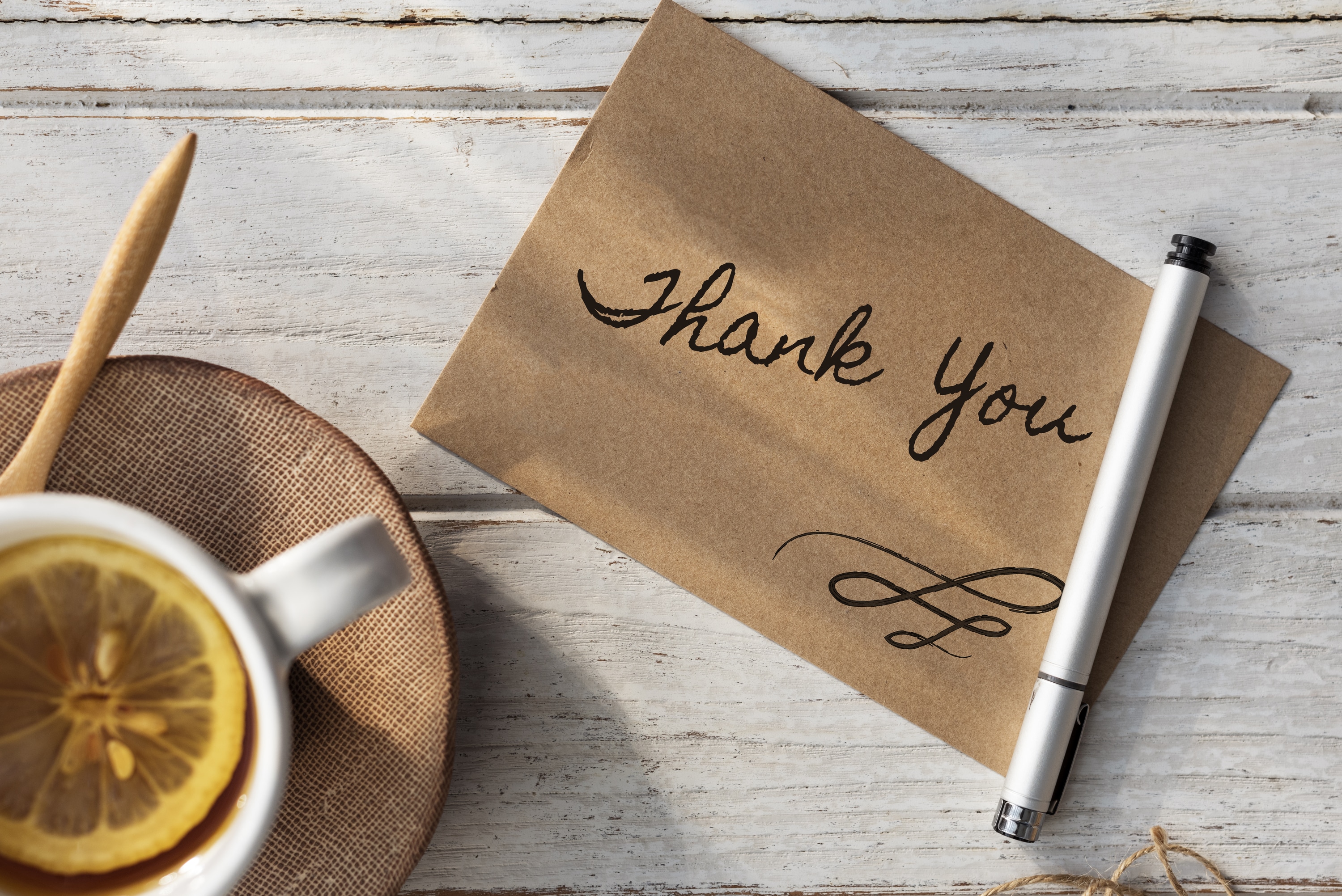 what-to-write-in-a-thank-you-card-4-tips-for-proper-etiquette