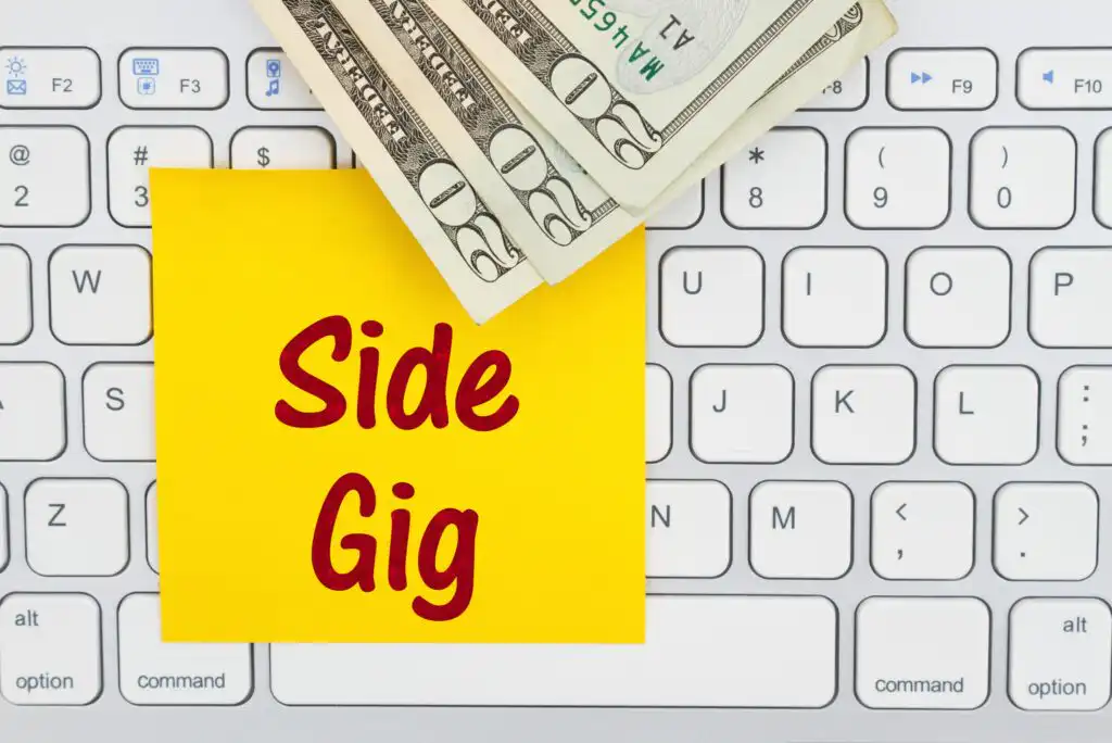 Should You Start a Side Gig or Hustle to Make Money? – Pros & Cons
