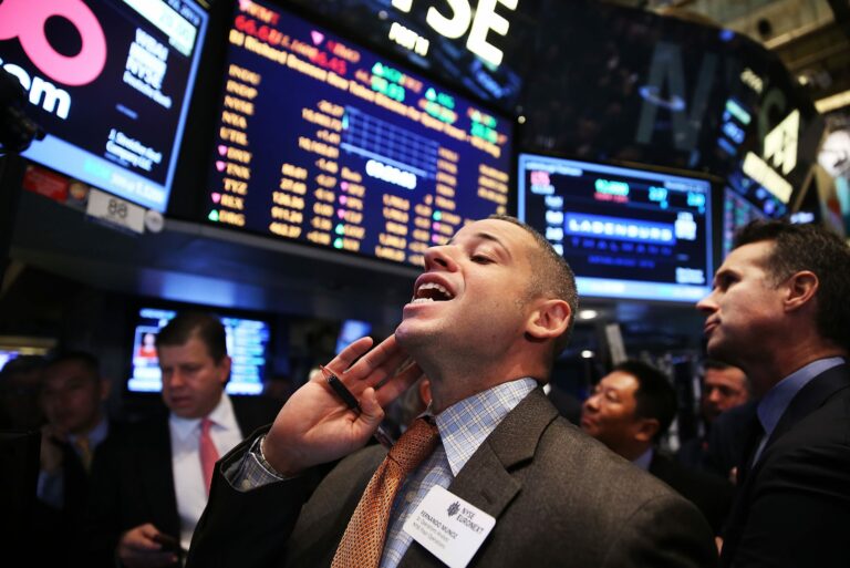 <> On November 22, 2013 In New York City. – Money Crashers <> On November 22, 2013 In New York City.