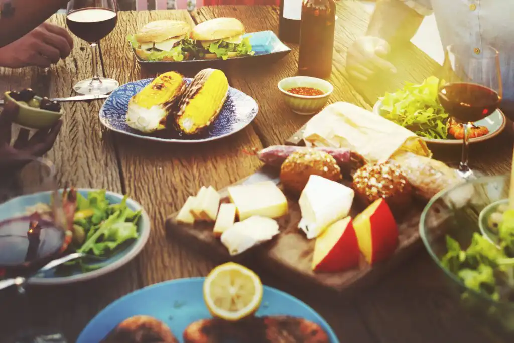30 Ways to Save on Your Food & Drink Costs and Stay Within Budget