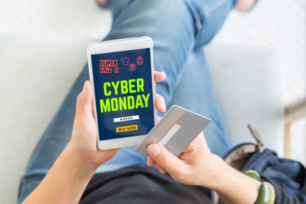7 Best Credit Cards to Use on Black Friday & Cyber Monday
