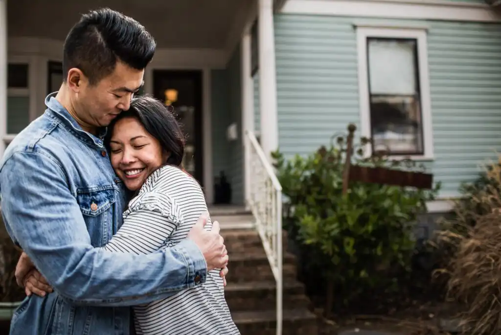 11 Ways to Stay Within Your Budget When Buying a House