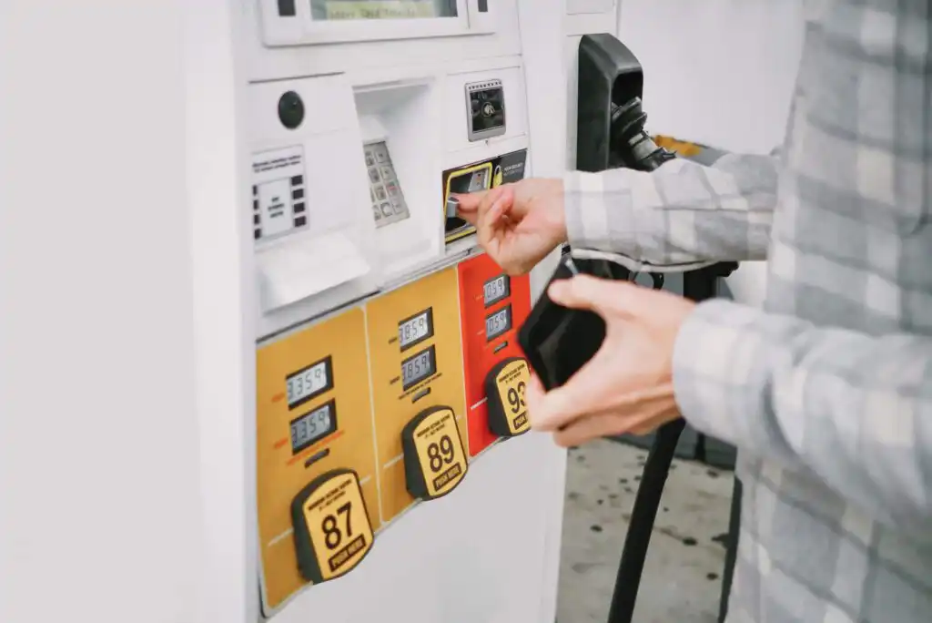 The Best Apps to Find Cheap Gas Stations & Save Money on Fuel