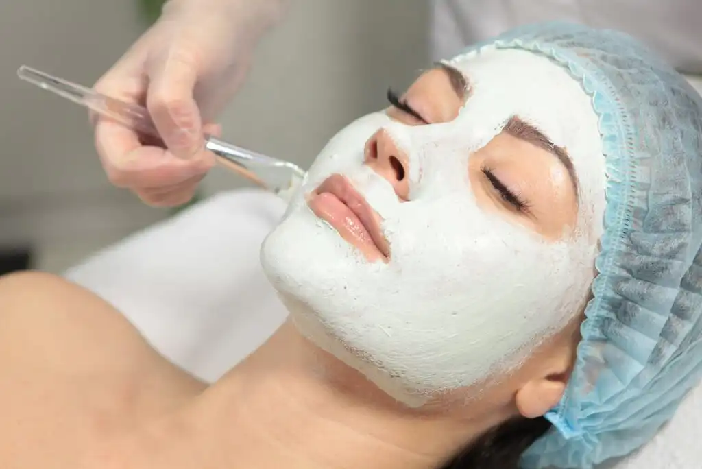 6 Ways to Save on Your Girls’ Weekend Spa Getaway