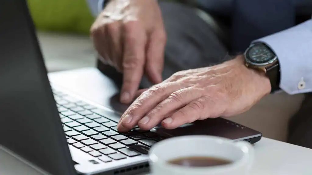 6 Job Search Tips for People Over 50 Years Old to Find Work